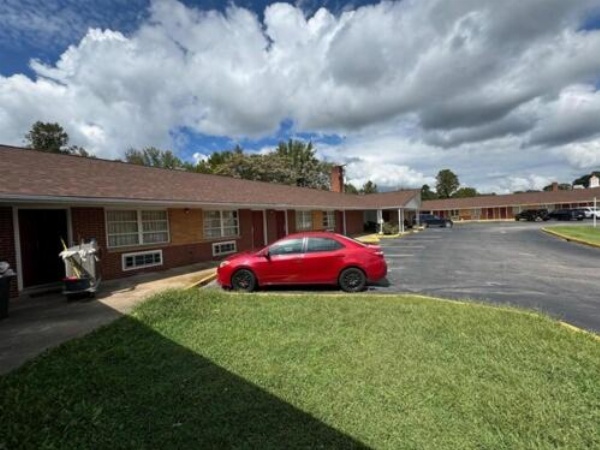 Travel INN Danville image 4